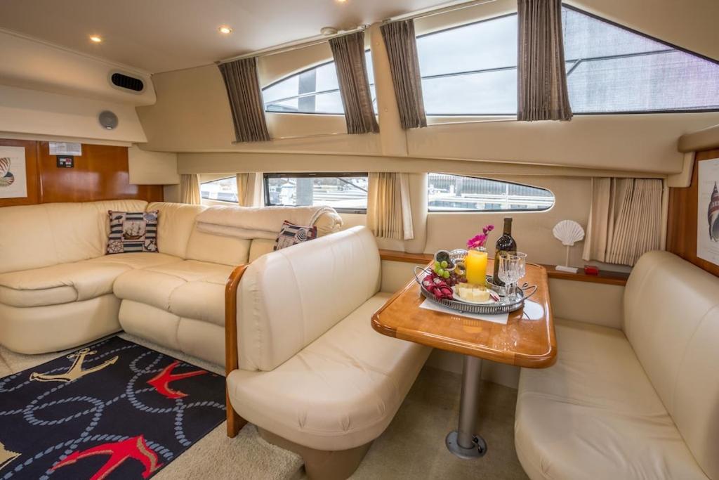 Hotel Sea Pearl Boston Yacht Exterior foto